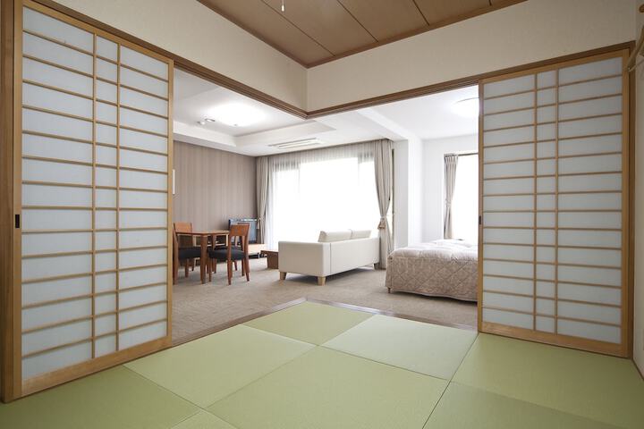 Room 11 of 24
