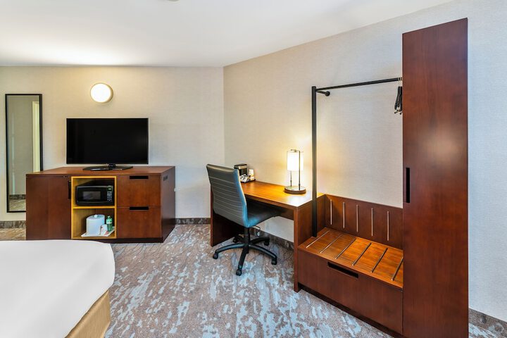 Room 17 of 75