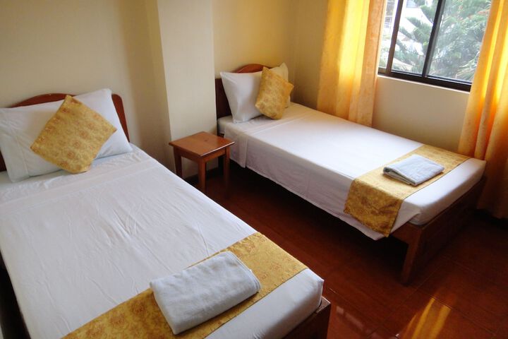 Room 14 of 38