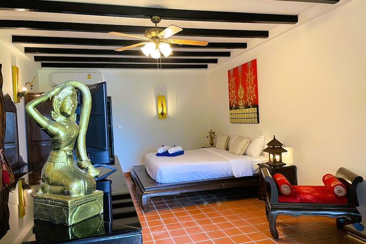 Room 28 of 75
