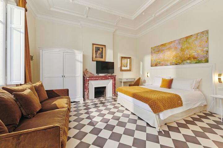 Room 14 of 77