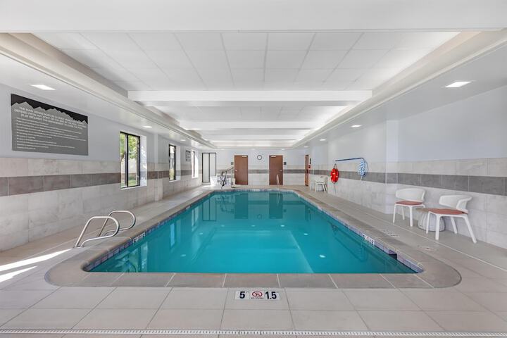 Hotel with Pool