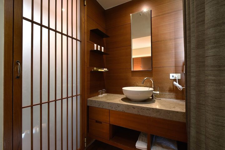 Room 20 of 35
