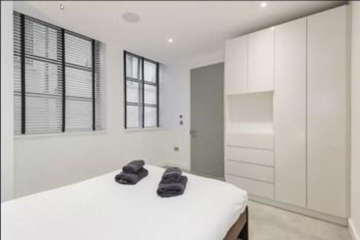 Room 6 of 15