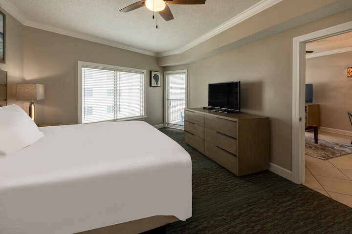 Room 4 of 38