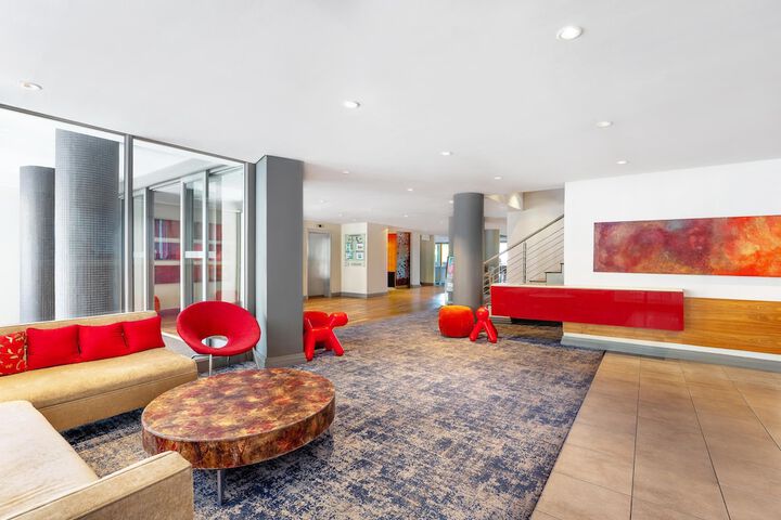 Entrance & Lobby