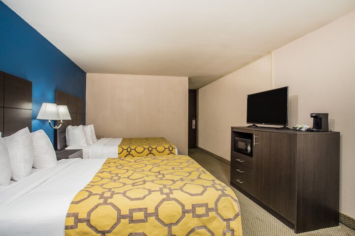 2 Double Beds (6 of 9)