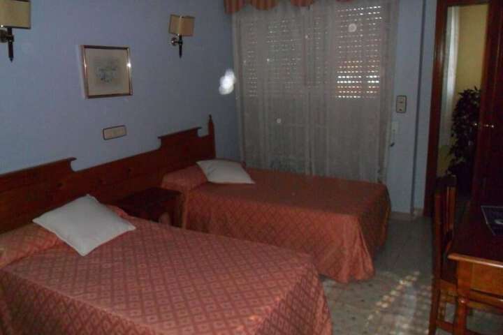 Room 10 of 36