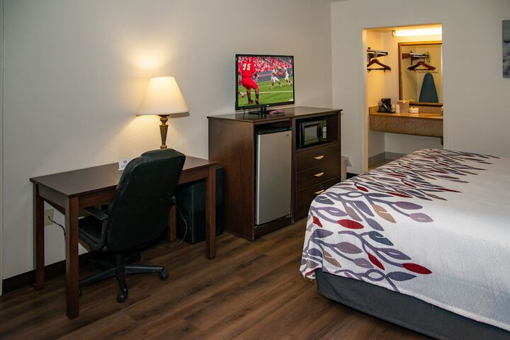 Superior King Bed (2 of 8)