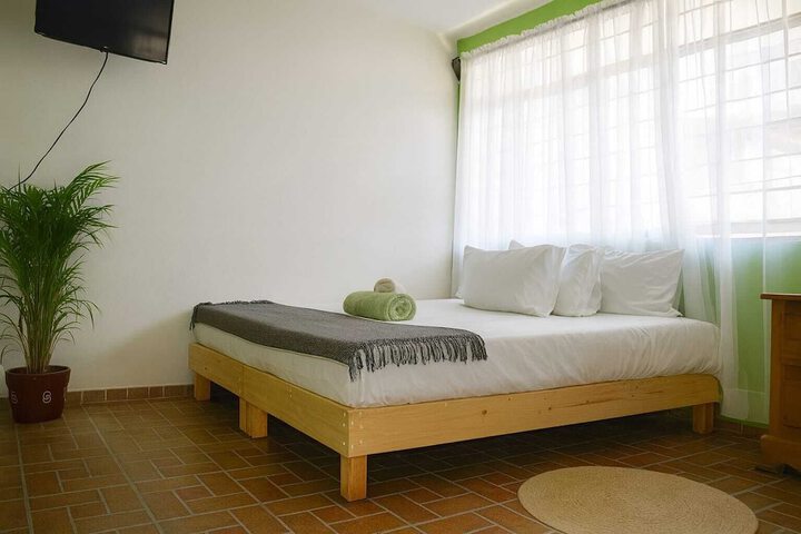 Room 2 of 28