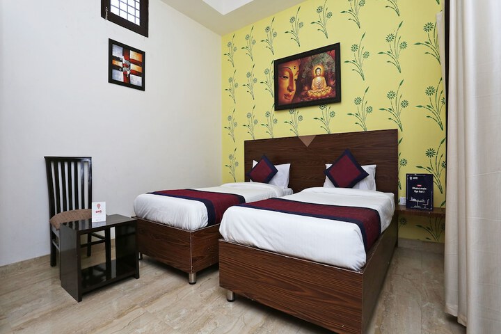 Room 9 of 36