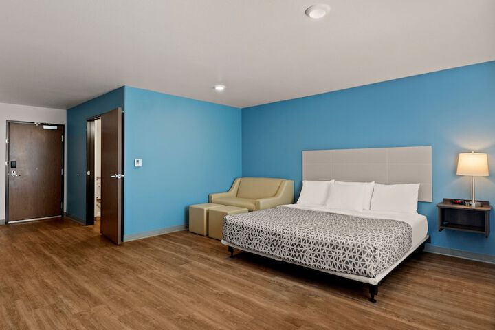 Room 5 of 28