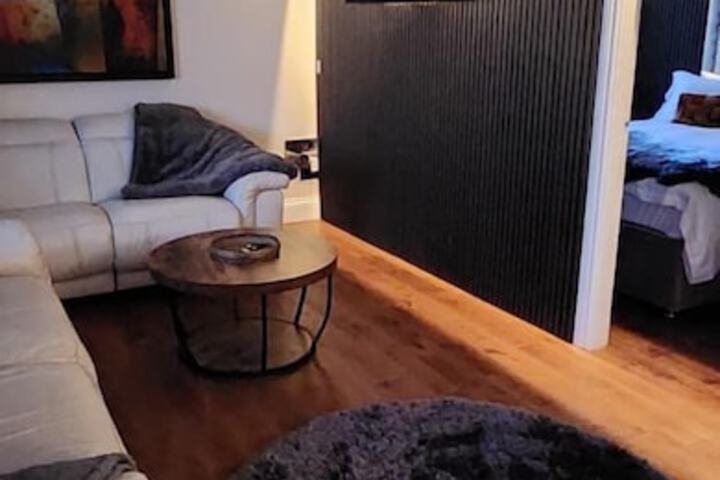 Lounge 50 of 54