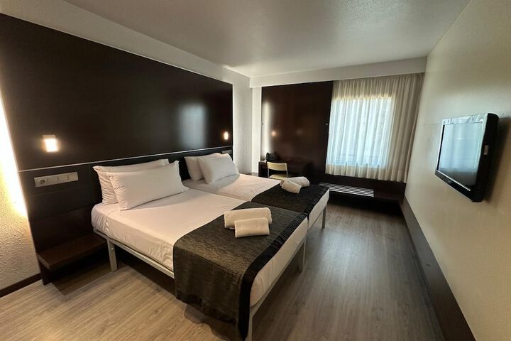 Room 4 of 53
