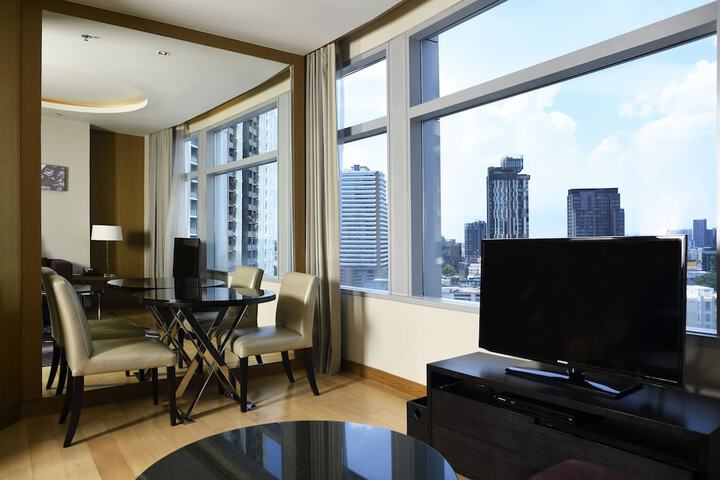 Room 27 of 112