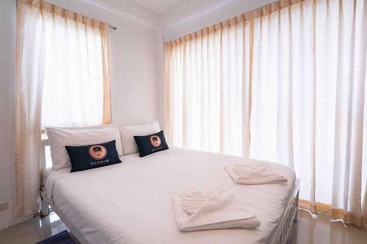 Room 6 of 14