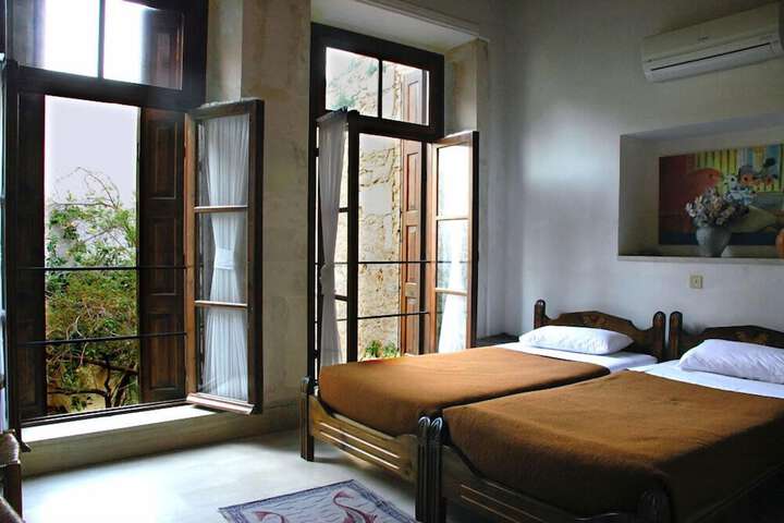 Room 52 of 130