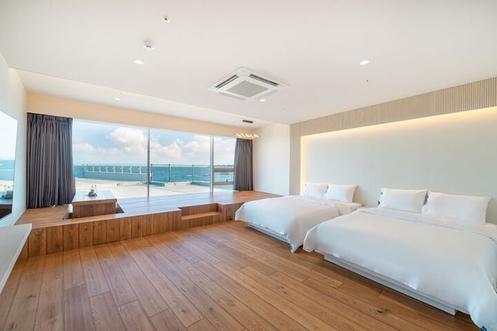 Room 7 of 32
