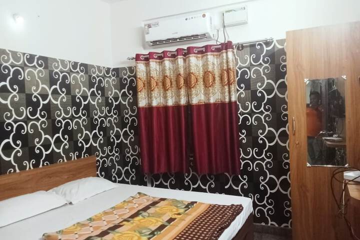 Room 12 of 22