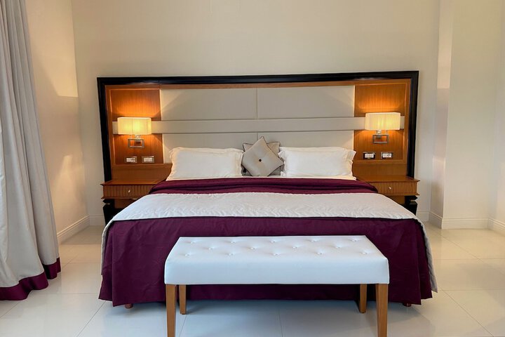 Room 12 of 125