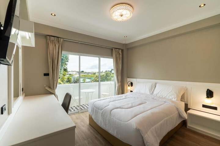Room 3 of 40