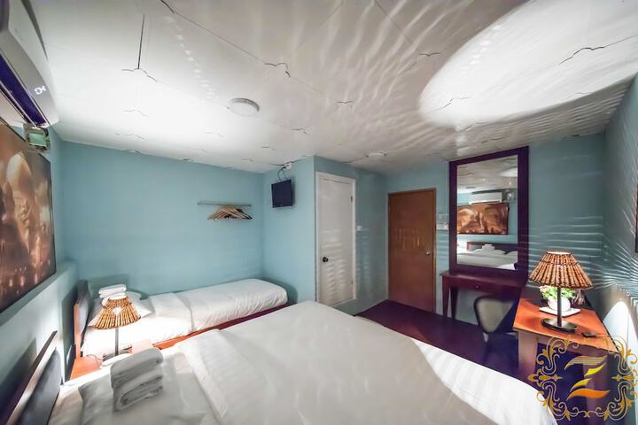 Room 26 of 47