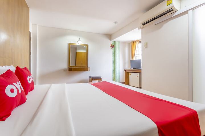 Room 25 of 40