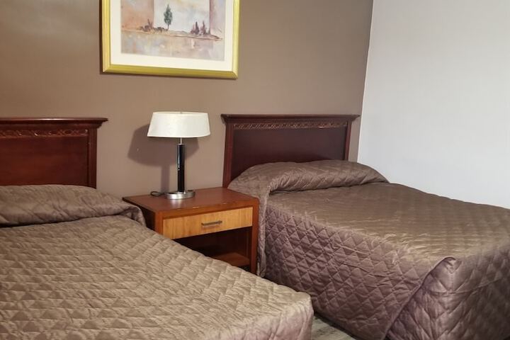 Room 2 of 10