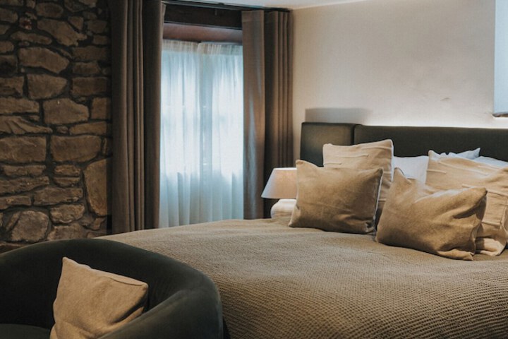 Room 5 of 26