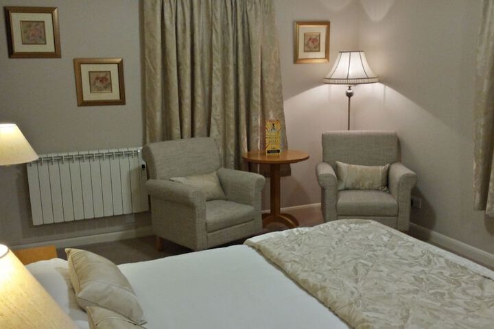 Room 3 of 49