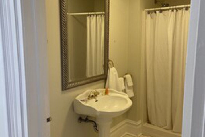 Room 37 of 130