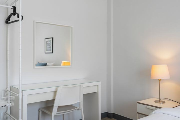 Room 121 of 216