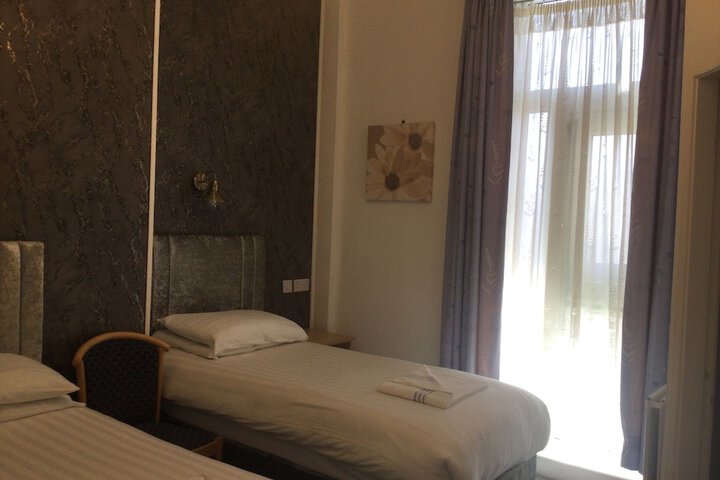 Room 41 of 170