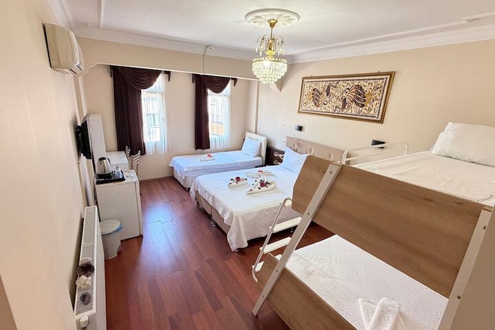 Room 49 of 132