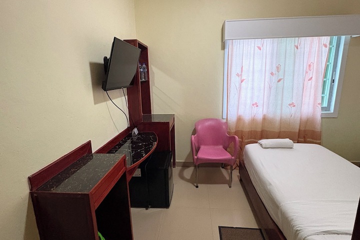 Room 5 of 31