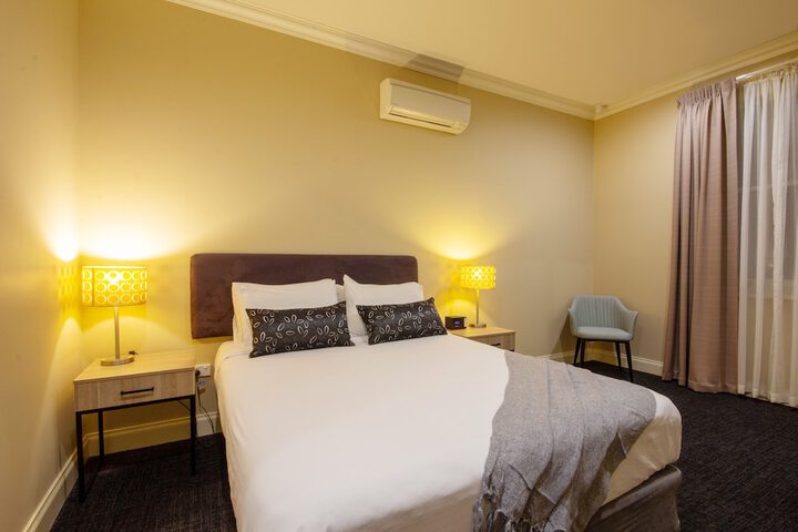 Room 6 of 23