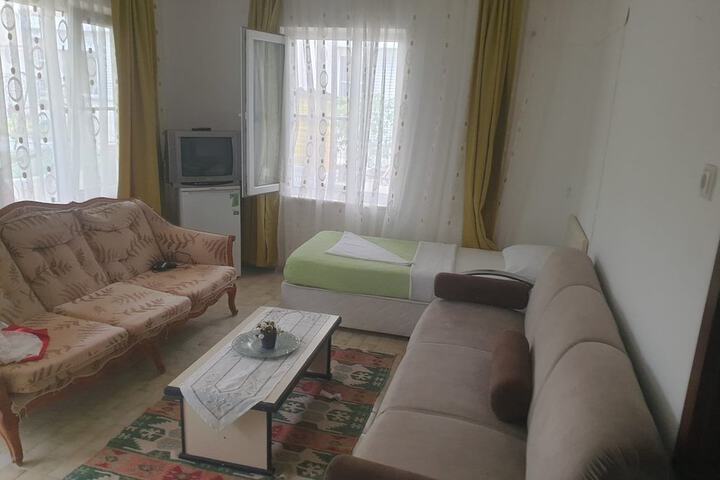 Room 4 of 6