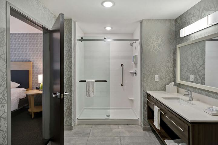 Bathroom shower