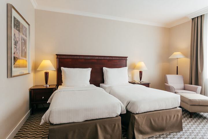 Room 15 of 116