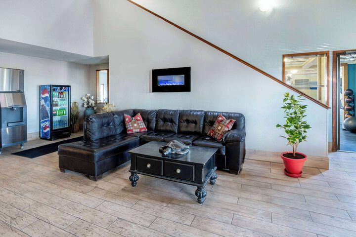 Hotel Interior 4 of 30