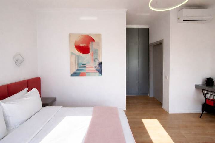 Room 27 of 61