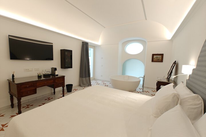 Room 18 of 81