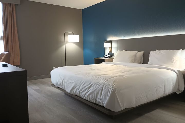 Room 9 of 25