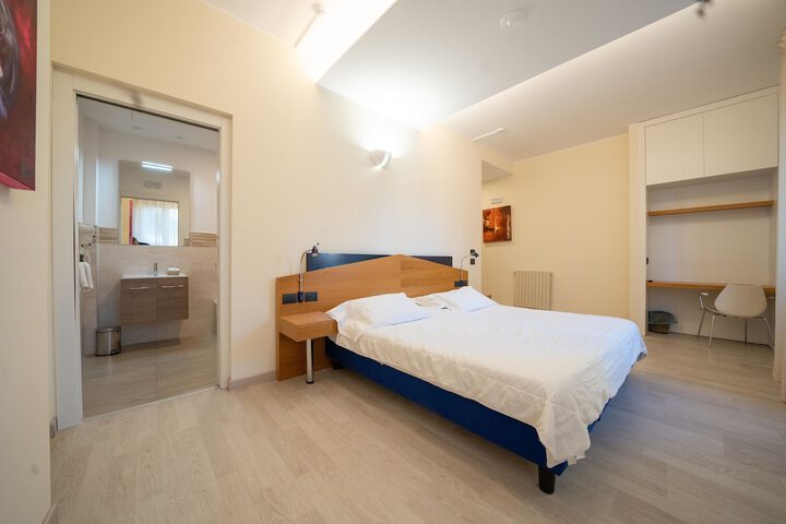 Room 26 of 114