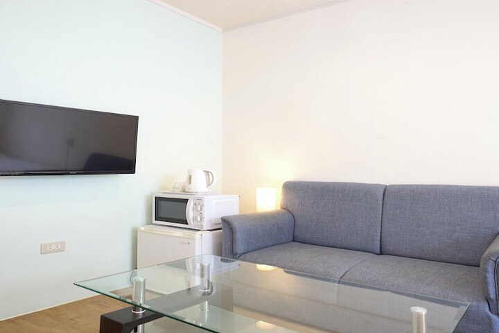 Room 2 of 11