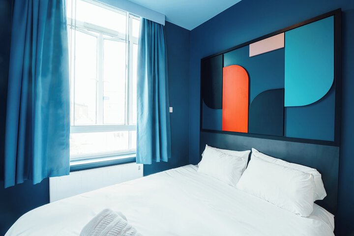 Room 6 of 48