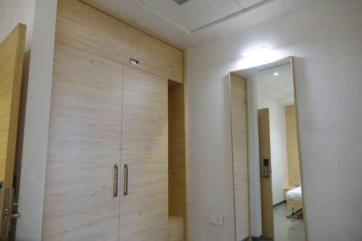 Room 3 of 35