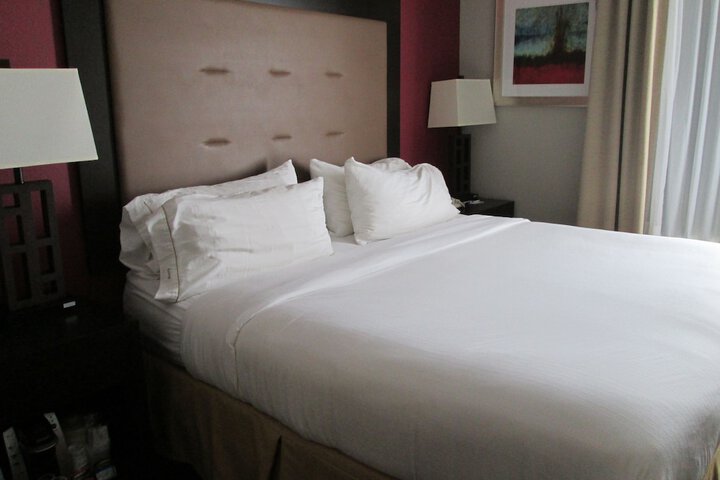 1 King Bed (7 of 32)