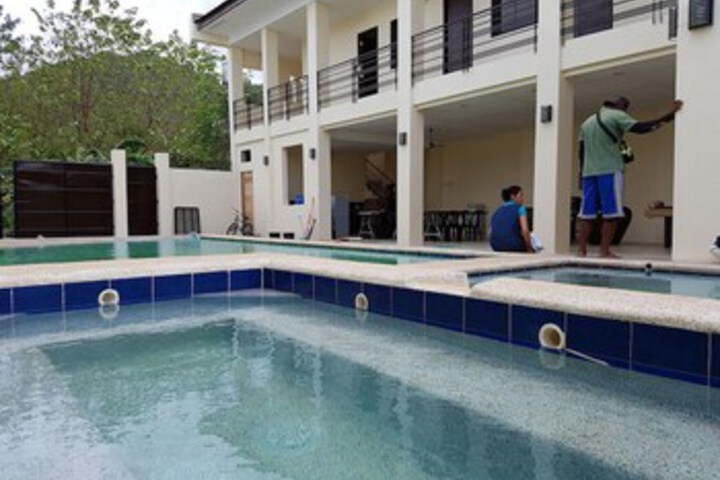 Pool 15 of 20