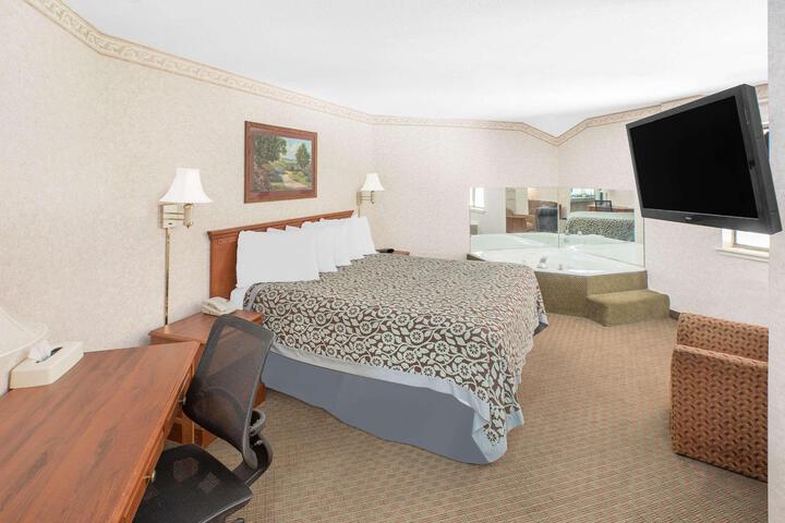 1 King Bed (1 of 12)